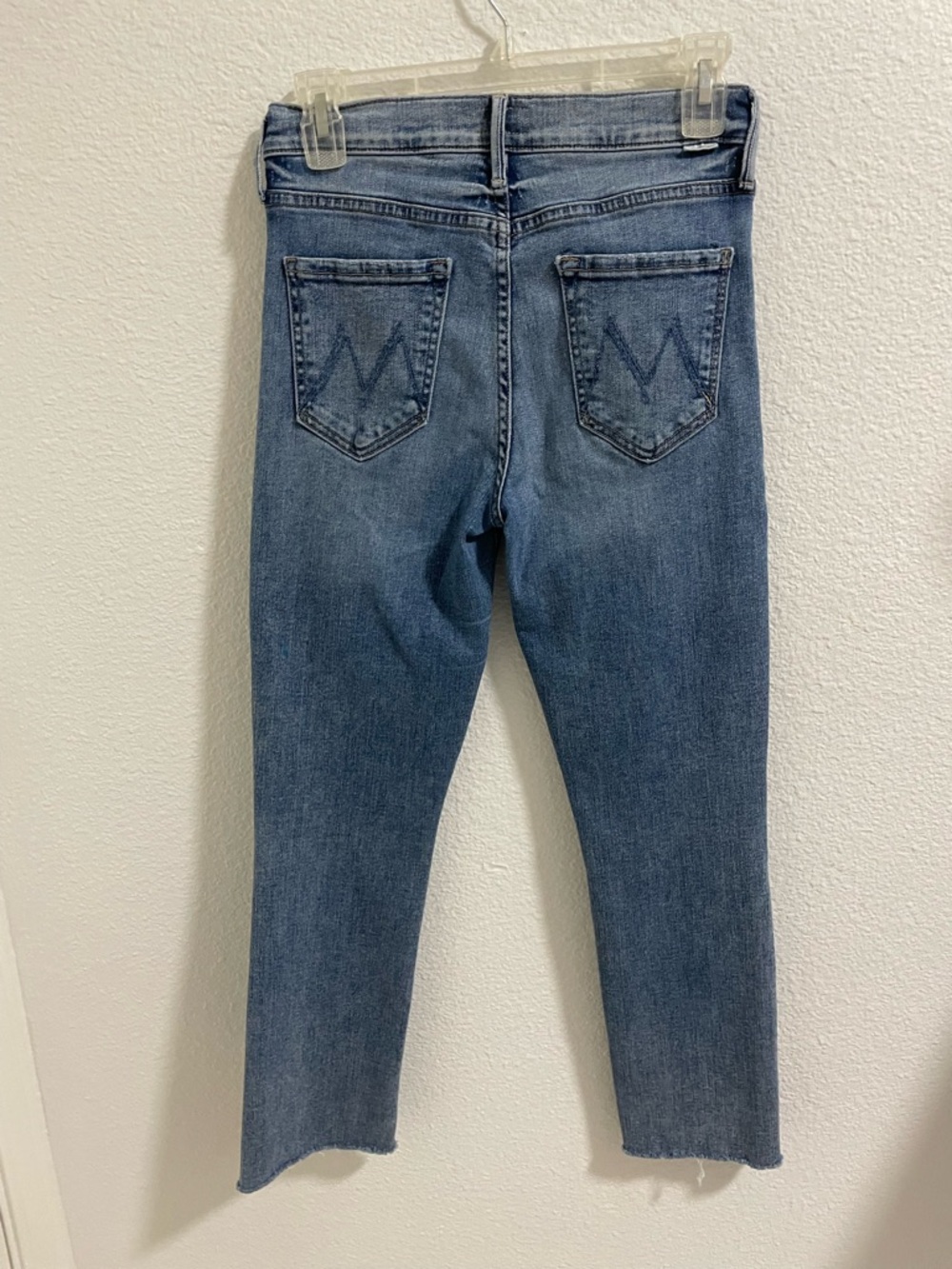 MOTHER Medium Blue Cropped the rascal Ankle fray Jeans